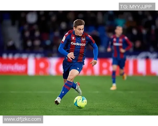 瓦伦西亚换帅后首胜重返前十积分榜格局渐现差距